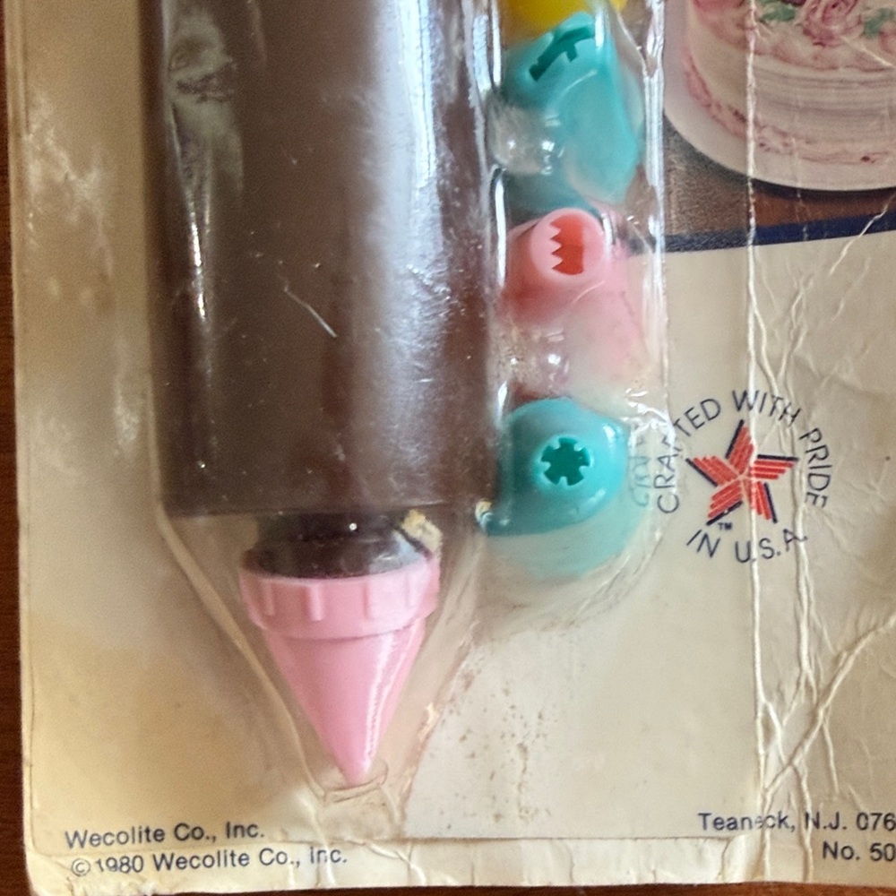 vintage Cake & Pastry Decorator - Brown and Pink - Picture 5 of 10